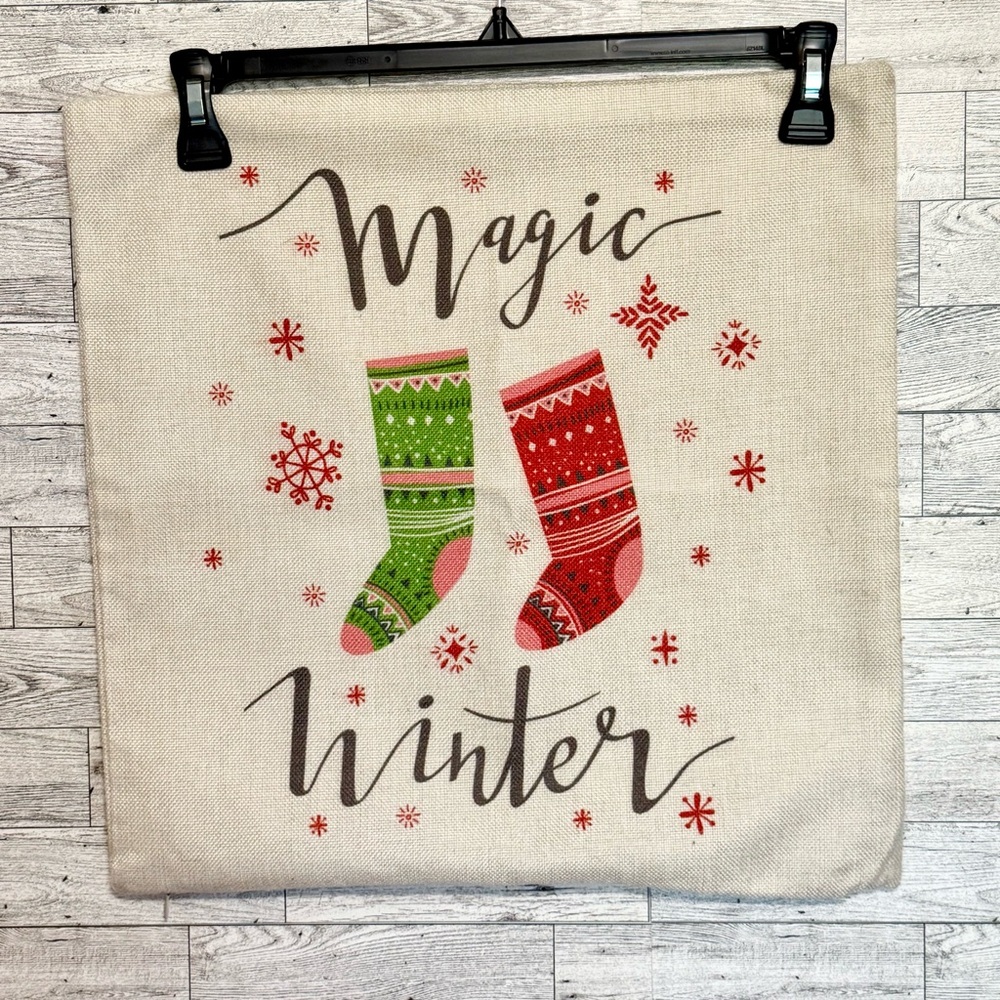 Pair of‎ Coordinating Holiday Pillow Covers 18 x 18 Linen Blend Zipper Closure